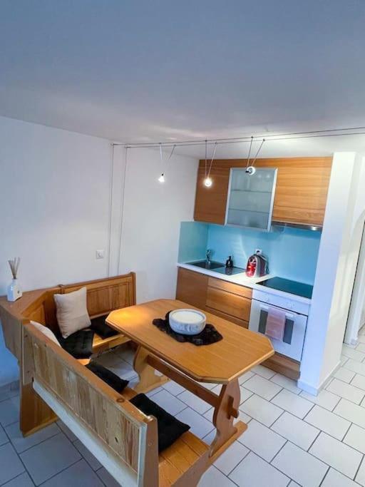 Private Apartment With Parking Spot In The Center Flims Esterno foto